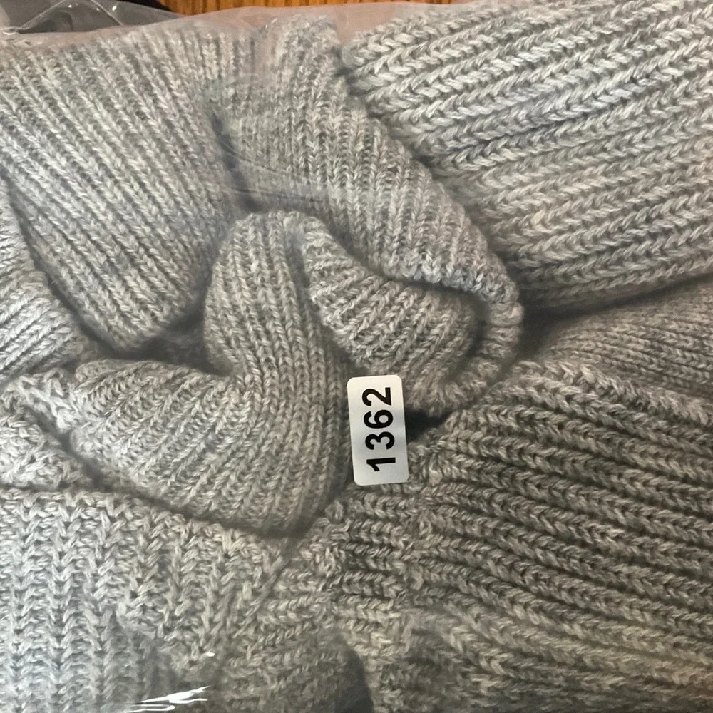Van Heusen Mens Gray Cotton Blend Ribbed Knit Button Front Cardigan‎ Sweater